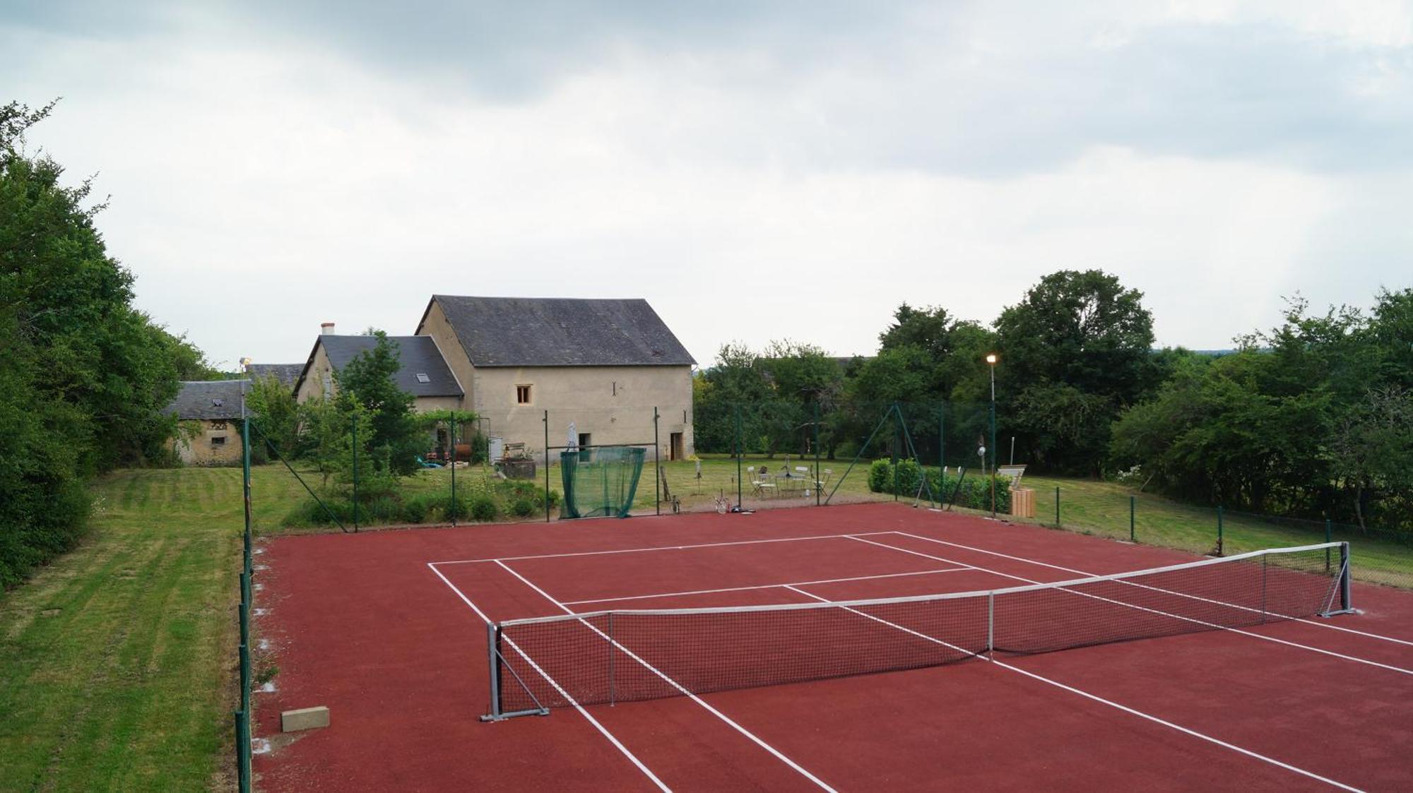 La Vache Tennis Prive Crux-la-Ville Luaran gambar