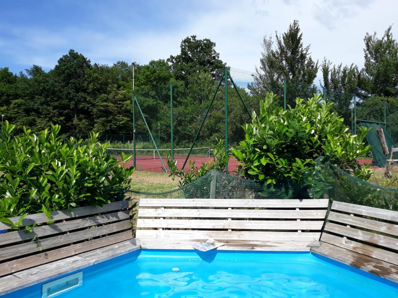 La Vache Tennis Prive Crux-la-Ville Luaran gambar